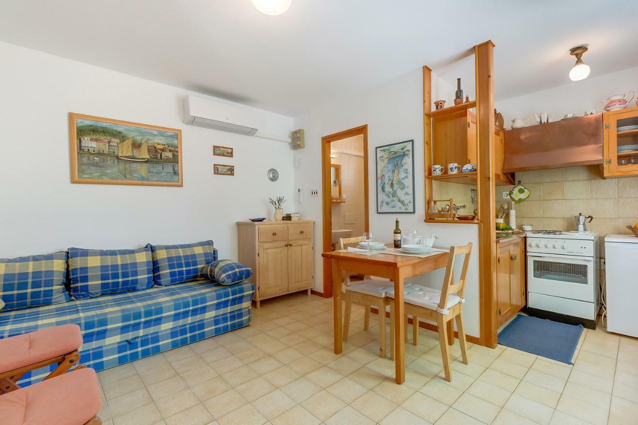 Apartman Pia Mali Lošinj Zewnętrze zdjęcie
